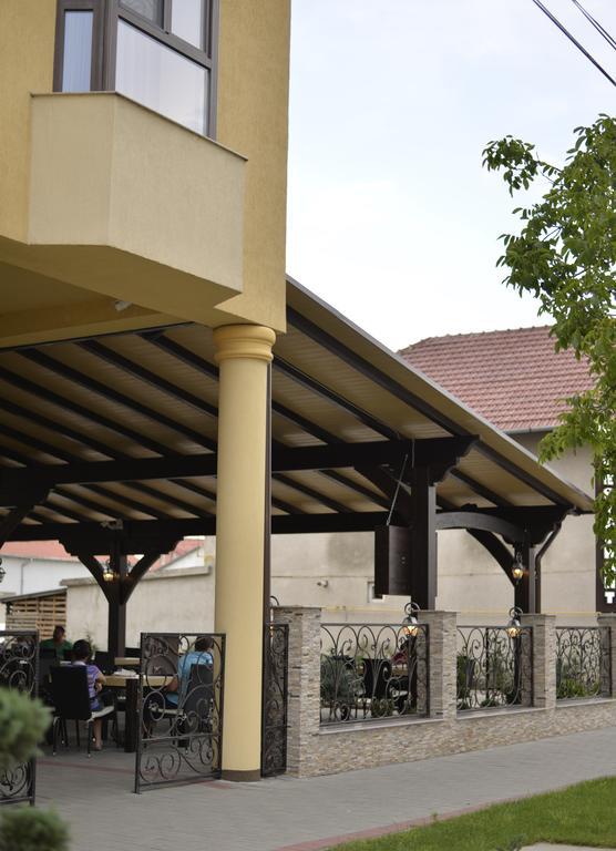 Hotel Miky Arad Exterior photo